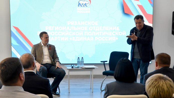 malkov-makarov-vstrecha-partijnyj-aktiv-25.04.2025_2_cr