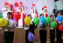 В преддверии Дня матери для сараевских женщин подготовили праздничный концерт