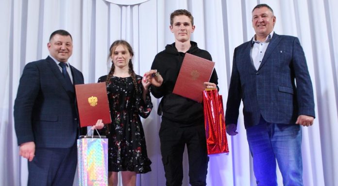 В Сараях детям-сиротам вручили ключи от квартир