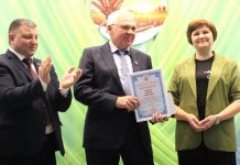 Руководителю сараевского предприятия ООО «Максы» Сергею Серегину вручили награды за помощь СВО