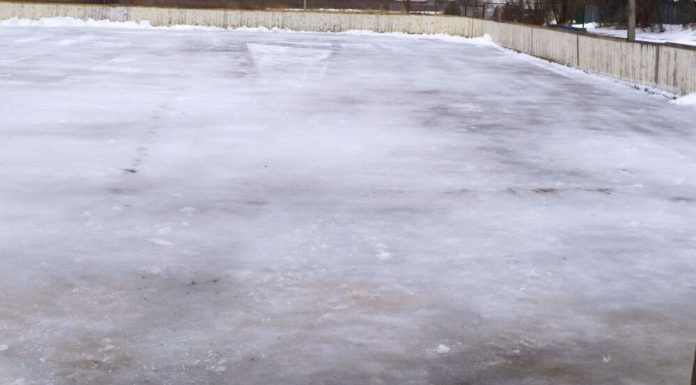 В Сараевском районе планируют залить три ледовых катка