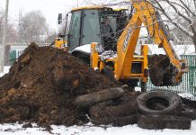 В Сараях устраняют серьезную протечку воды
