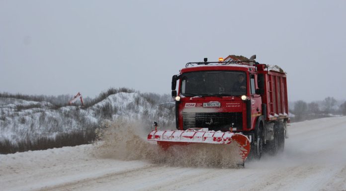 В Сараевском округе продолжают расчищать дороги