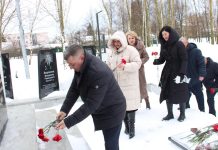 В Сараях возложили живые цветы в память о воинах-интернационалистах