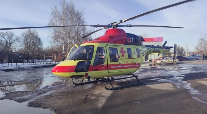 Вертолет санавиации забрал из Сараевской больницы пострадавшего в ДТП в Ухоловском округе