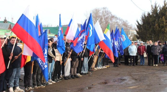 В годовщину воссоединения России и Крыма сараевцы вышли на митинг