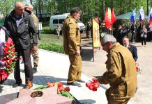 Сараевцы возложили цветы к памятнику погибшим воинам и поучаствовали в автопробеге, посвященном Великой Победе
