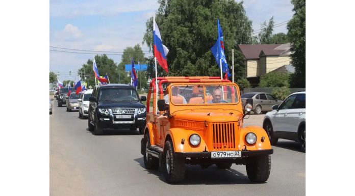 В Сараях прошел автопробег, посвященный Дню России