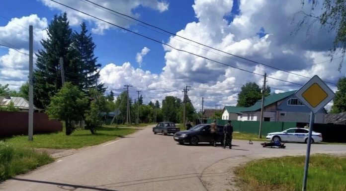 В Сараях Audi сбила несовершеннолетнего мопедиста